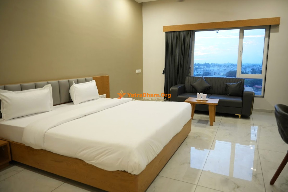 Hotel Amrut Inn Somnath 2 Bed Deluxe AC Room