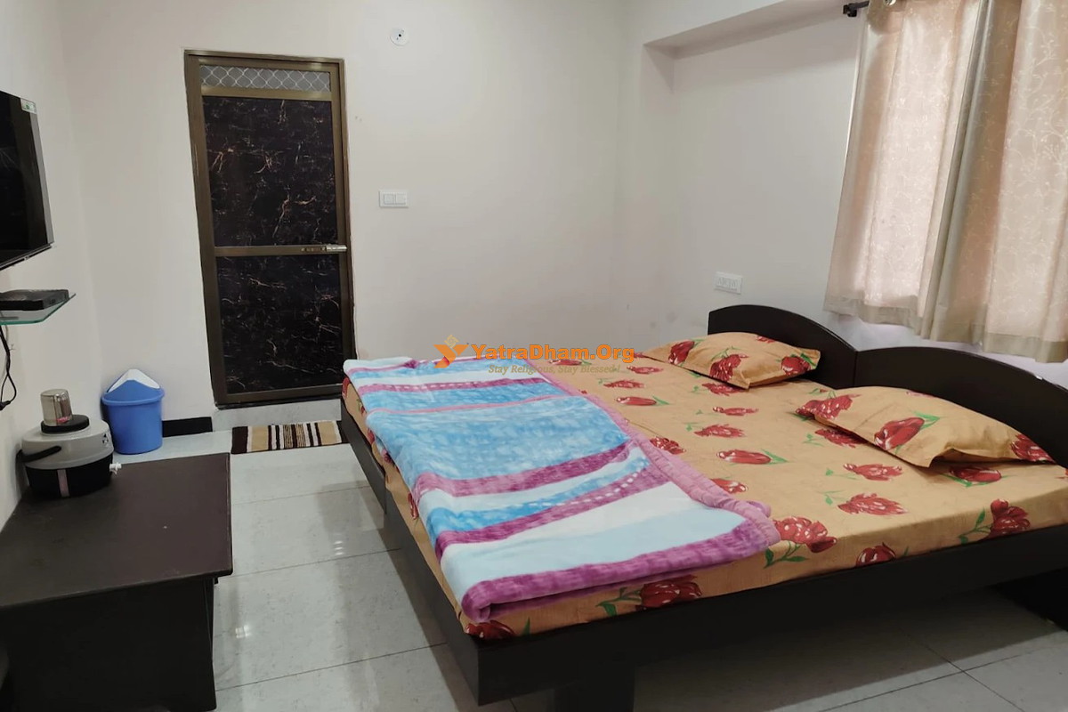 Shri Hatkeshwar Dham Mahakaleshwar Ujjain 2 Bed Room