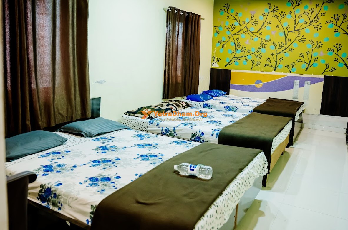 Tuljapur Palange Bhakt Niwas 4 Bed Room