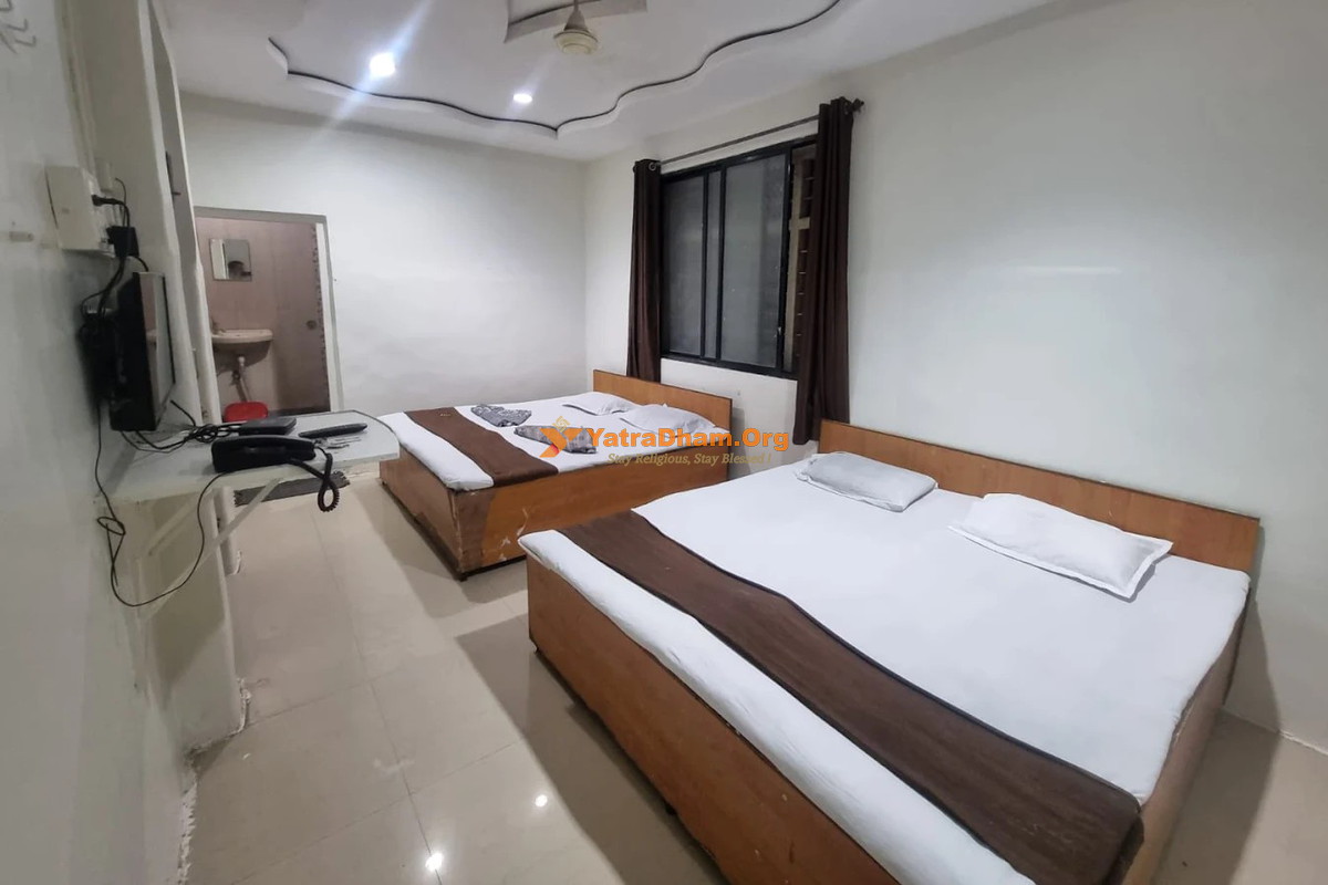 Hotel Godavari Lodge Solapur 4 Bed Room View