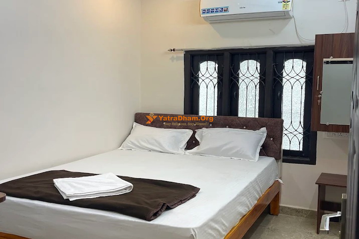 Ramana Guru Home Stay - Tiruvannamalai - Room_View_4