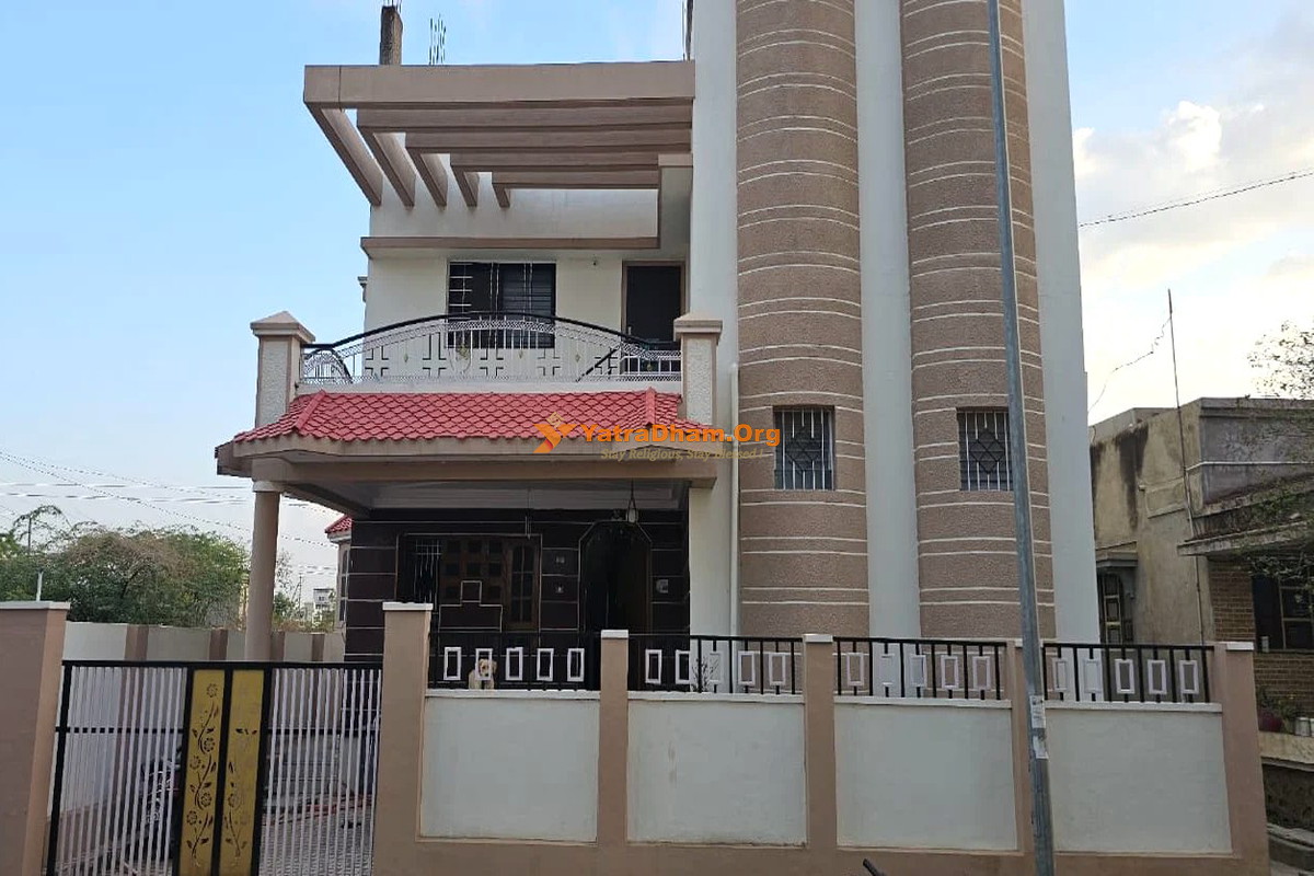 Swaminchi Savali Bhakt Niwas Akkalkot Building
