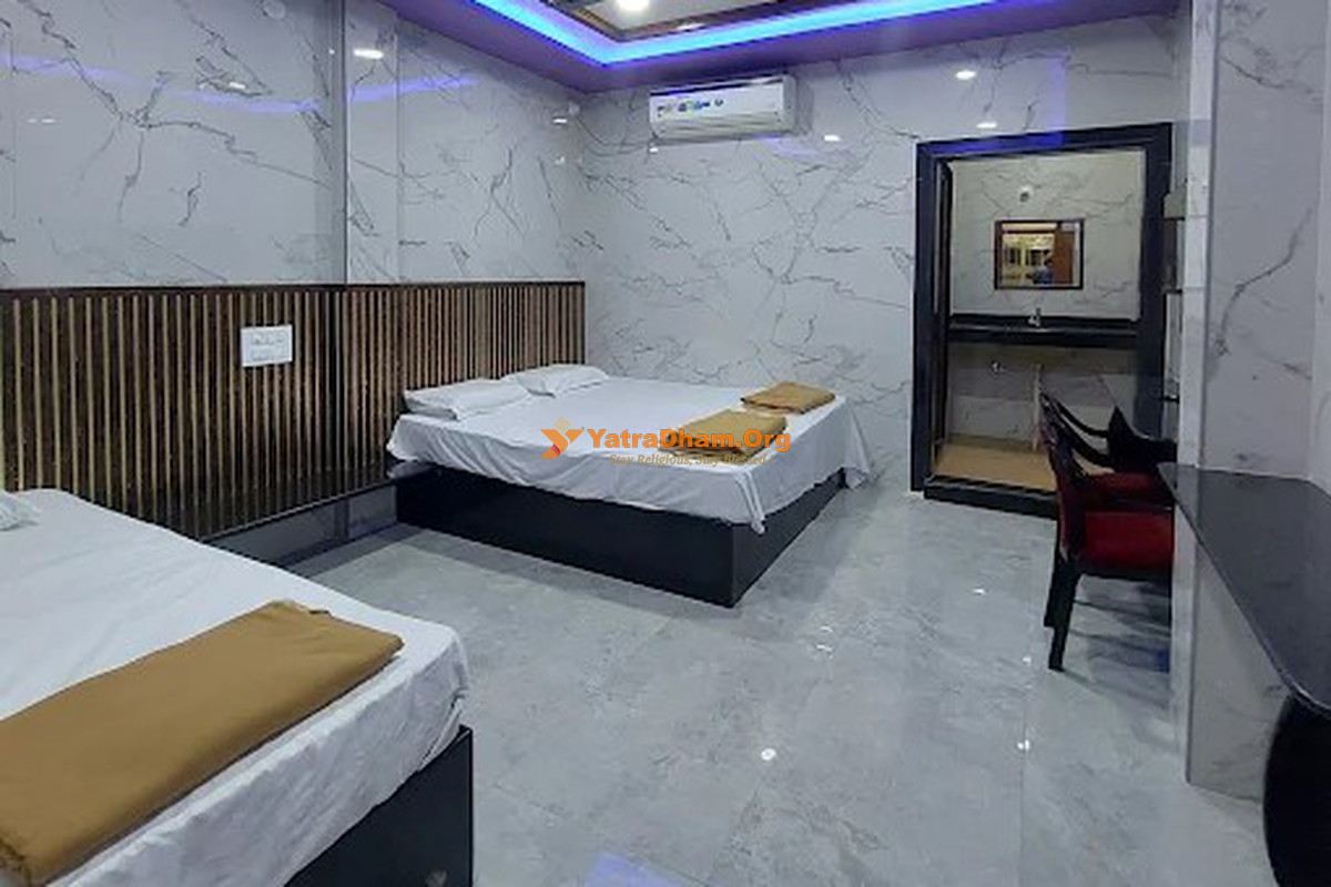 Ragha Deepa Deluxe Mantralayam 3 Bed Room