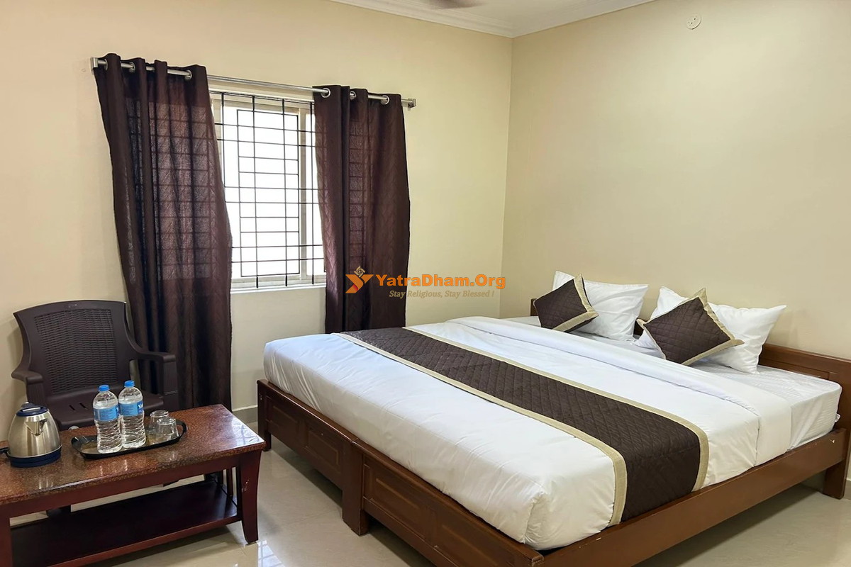 Harish Beach Resort Rameshwaram Room