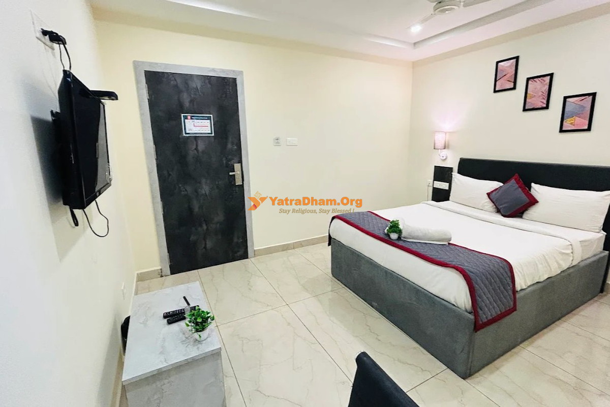 Seasons Stay Vijayawada Room