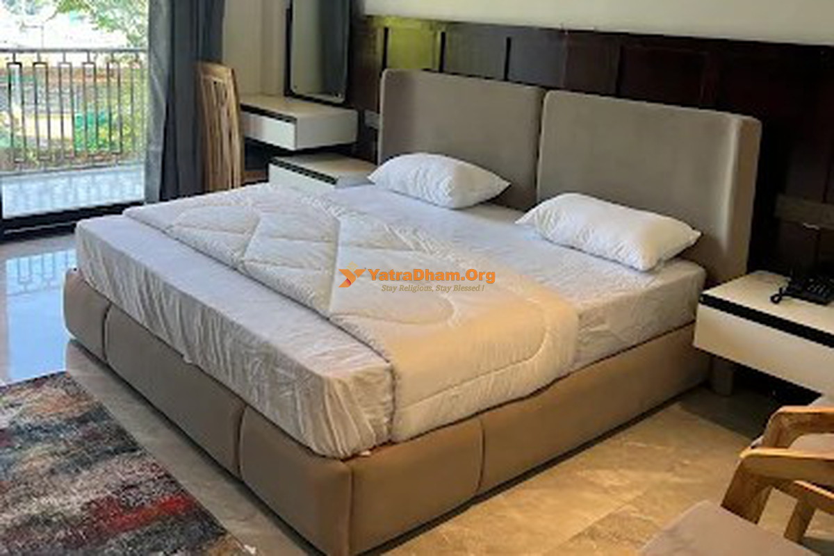 Rohini Retreat Guptkashi Room