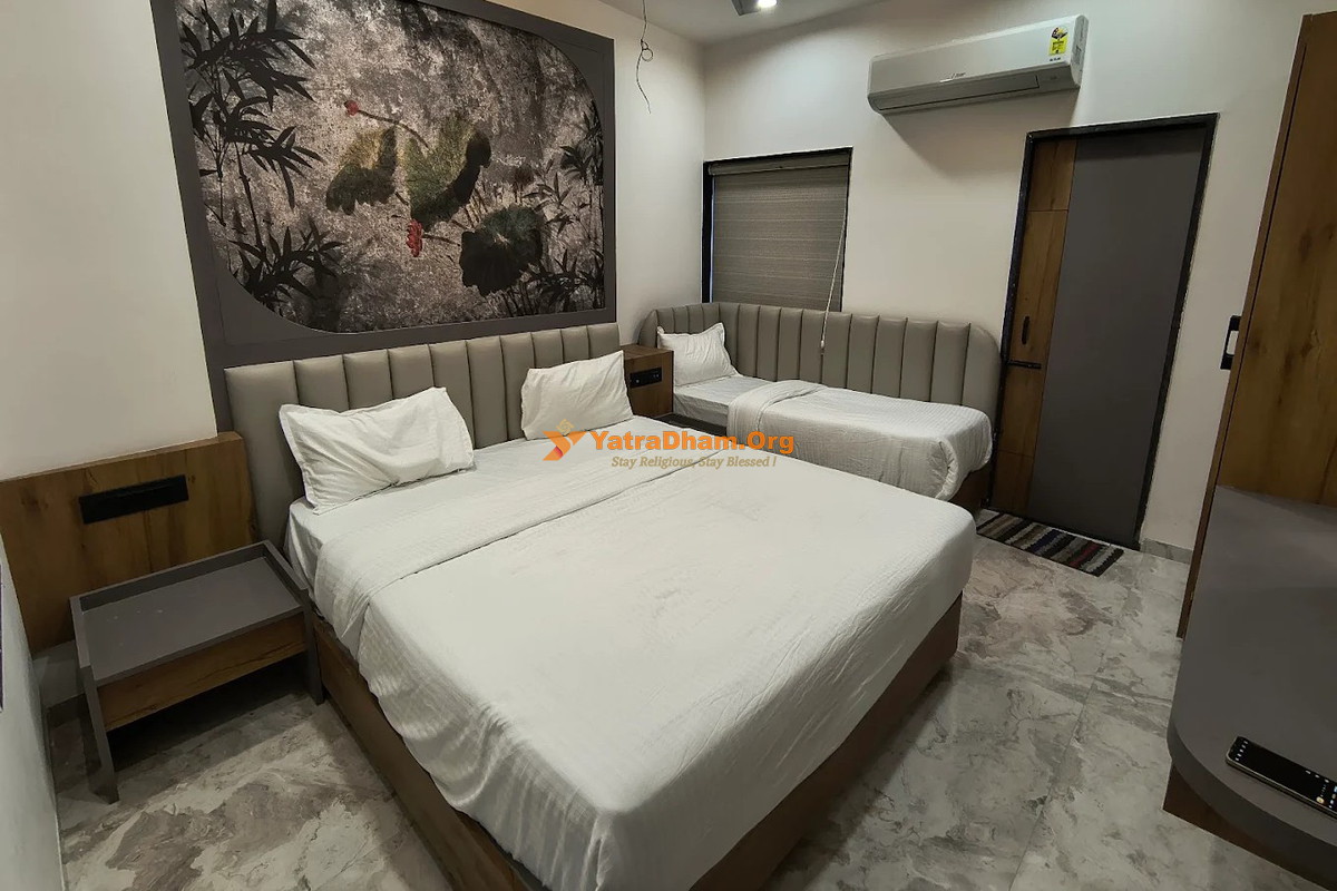 Hotel Ishant Dwarka 3 Bed Room