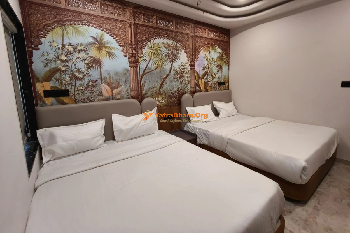 Hotel Ishant Dwarka 4 Bed Room