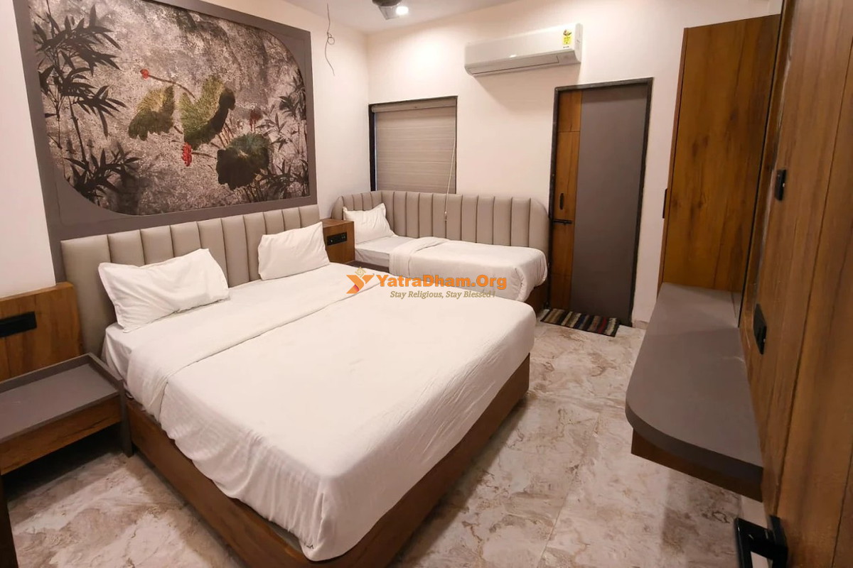 Hotel Ishant Dwarka 3 Bed Room