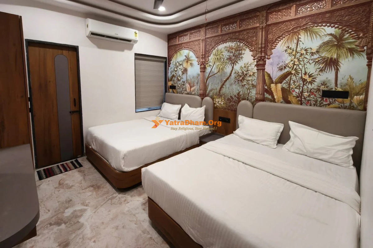 Hotel Ishant Dwarka 4 Bed Room