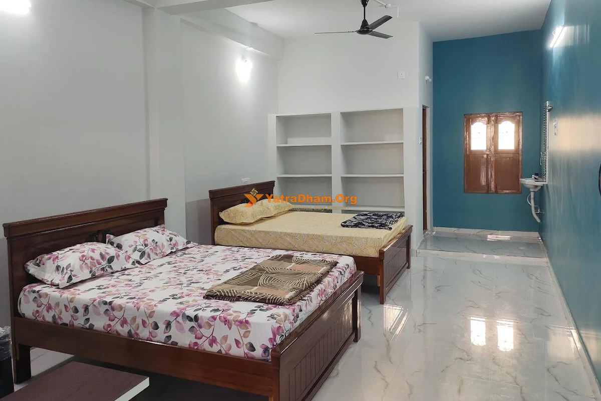 Trinetra Home Stay Srisailam (Sundipenta) 4 Bed Room