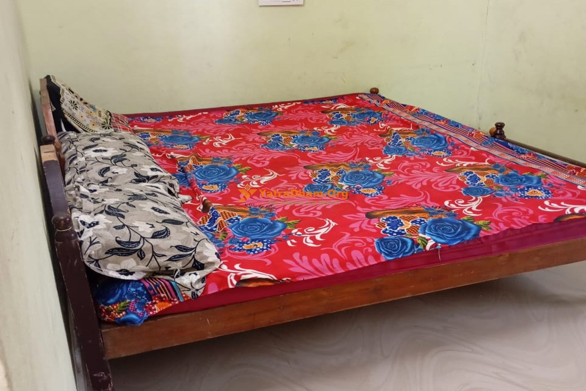 Vishwa Brahmana Satram Basara Room