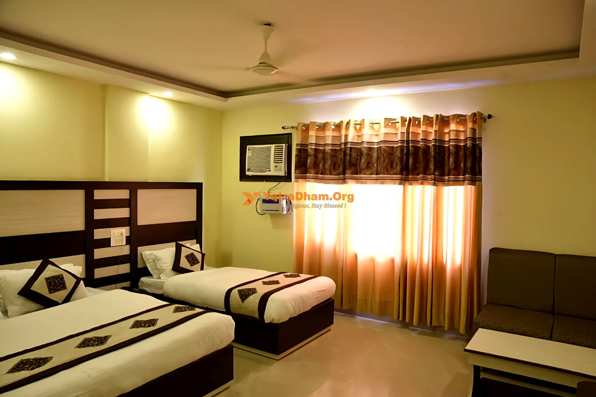 Hotel The Taranant Katra 3 Bed Room