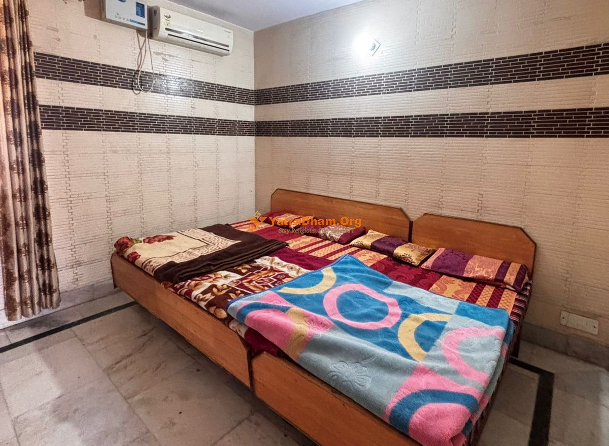 Shri Multan Sewa Sadan Dharamshala Katra Room View