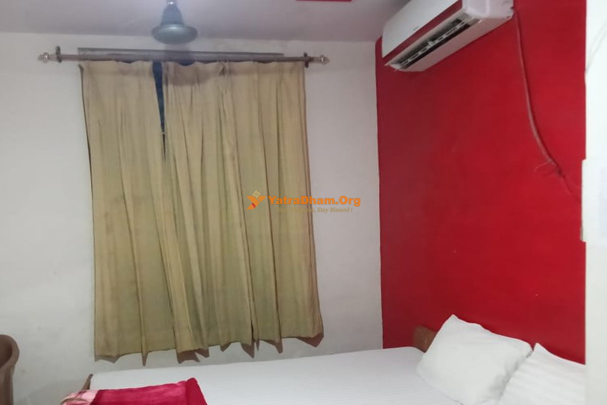 Shree Guru Krupa Atithi Gruh Mathura 2 Bed Room