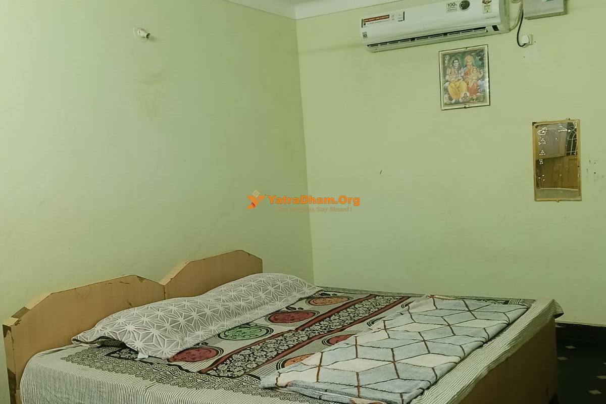 Akhila Bharatheeya Brahmana Karivena Nityannadana Satram - Mahanandi 2 Bed Deluxe AC Room View