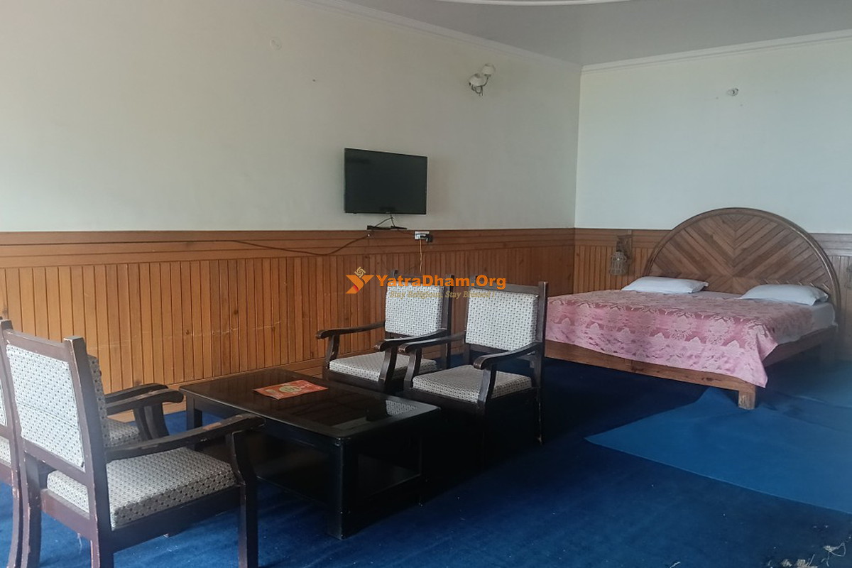 Auli Cloud End 2 Bed Deluxe Room View
