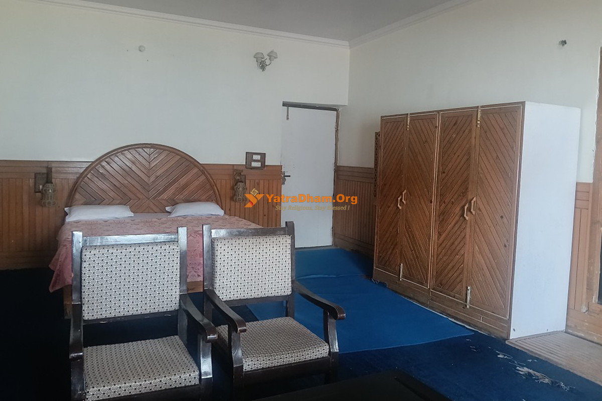 Auli Cloud End 2 Bed Deluxe Room View