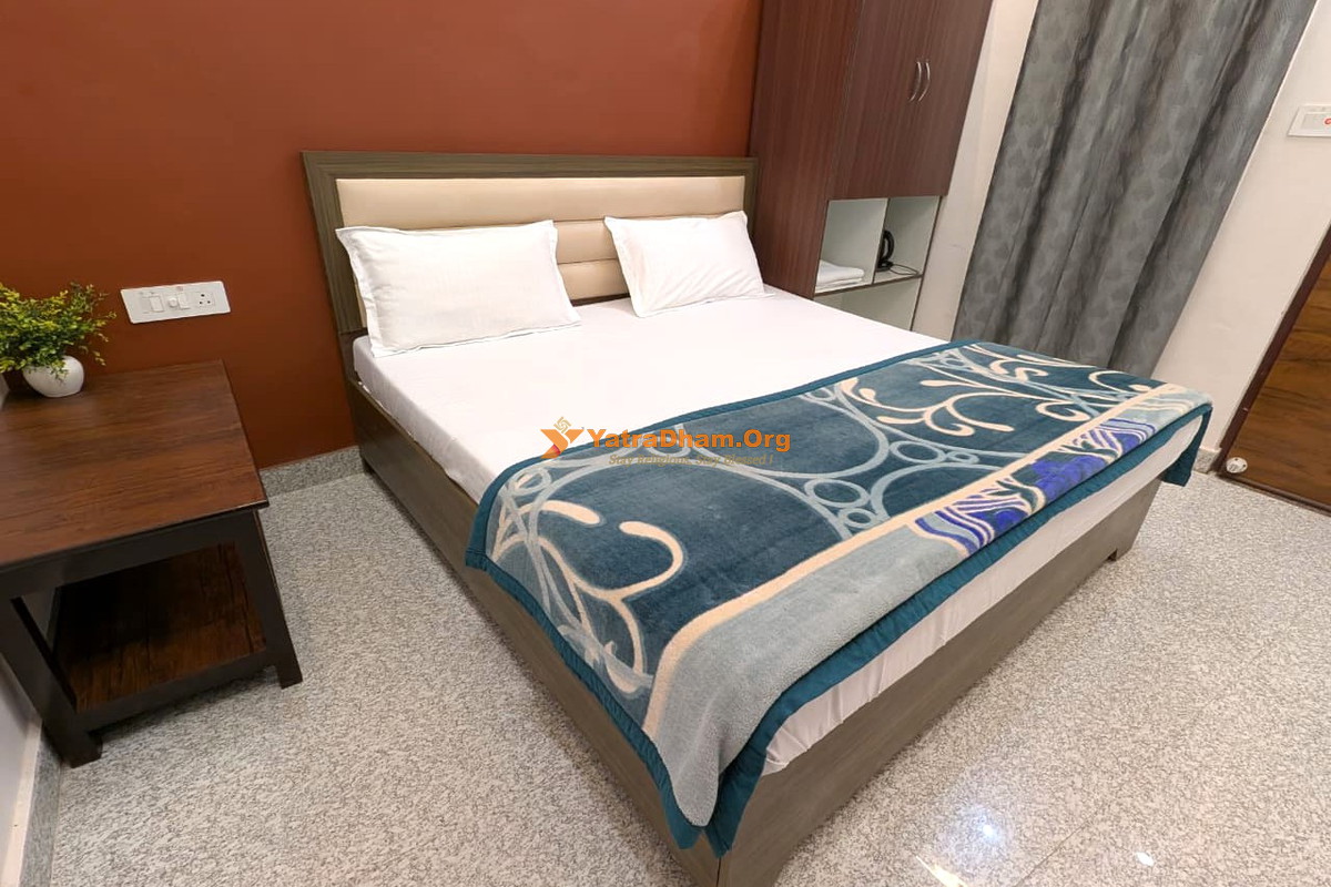 Shree Rajeshwar Seva Sadan Ayodhya 2 Bed AC Room View