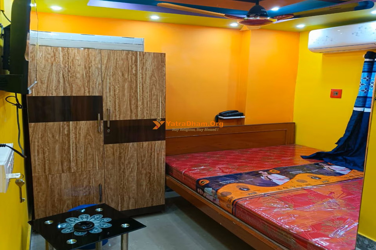 Saha Inn Ranaghat Room