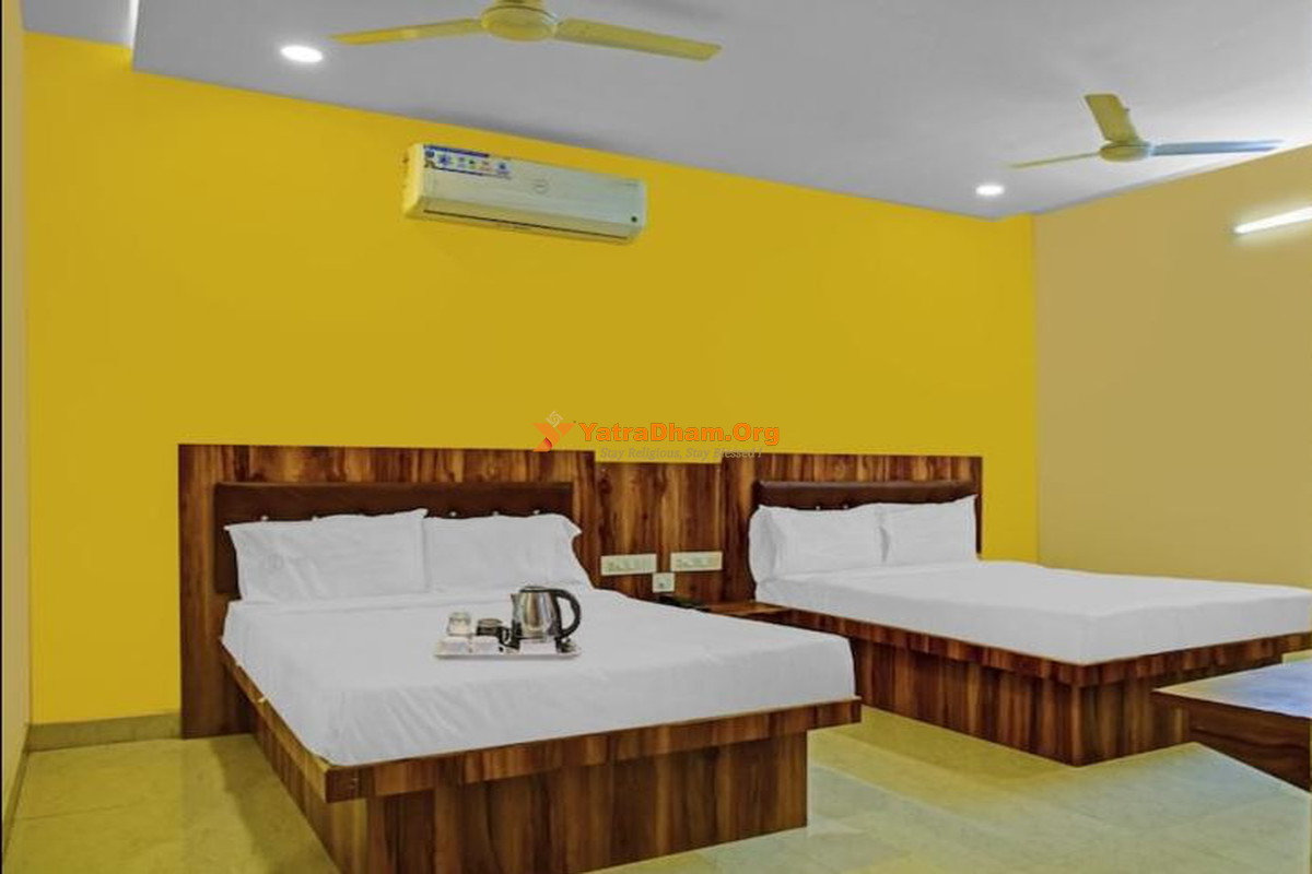 City Residency Yadagirigutta Room