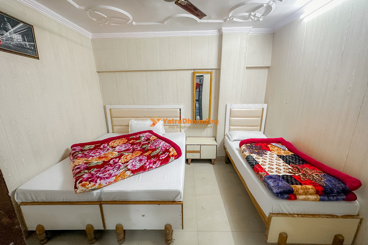 Hotel Heaven Chamoli 3 Bed Room