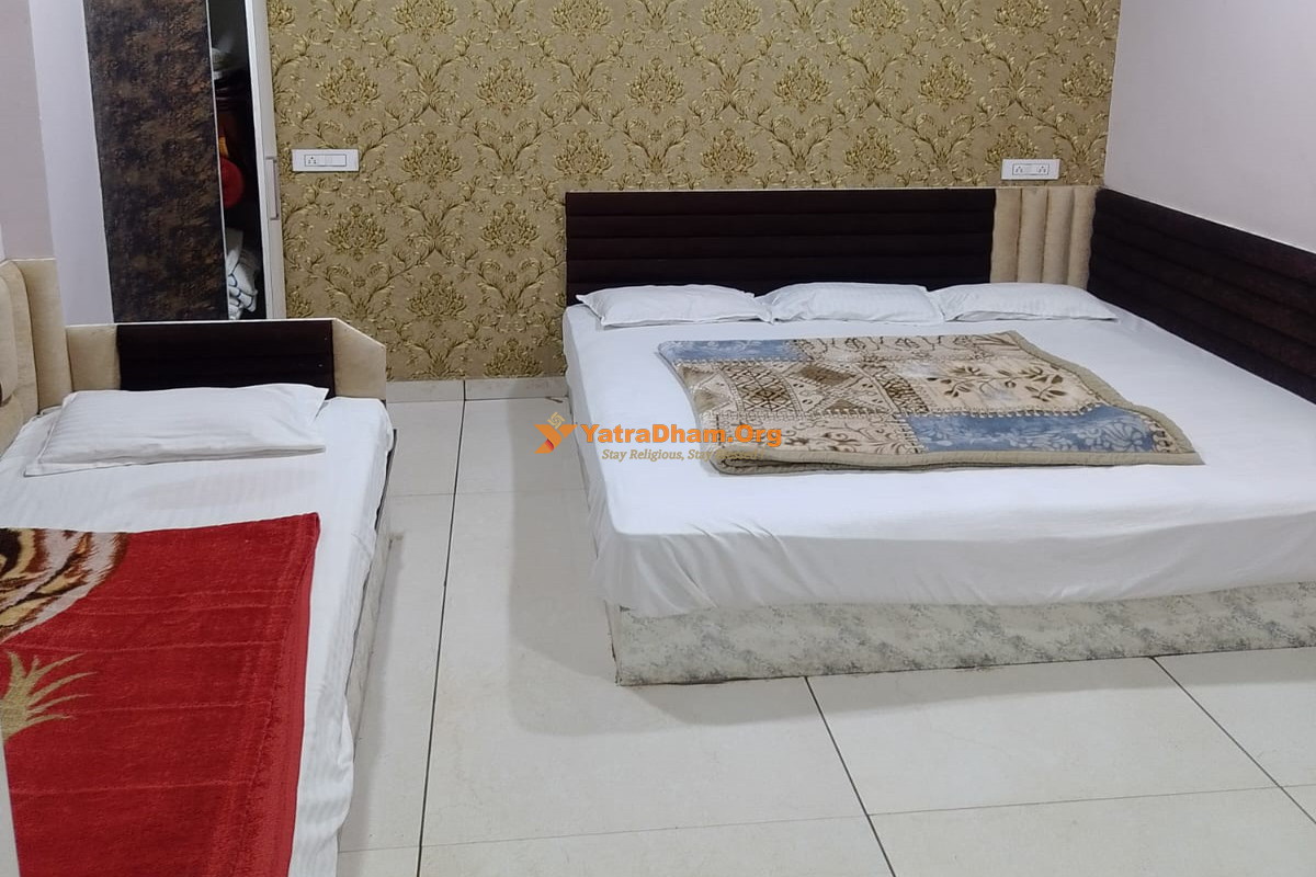 Hotel Shree Palace Ujjain 3 Bed Room