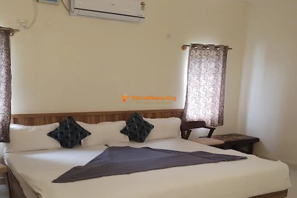 Shree Skantha's Inn Palani 3 Bed Room View