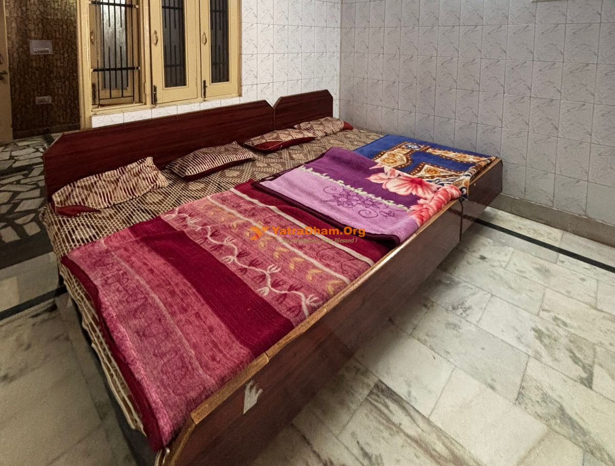 Shri Multan Sewa Sadan Dharamshala Katra Room View