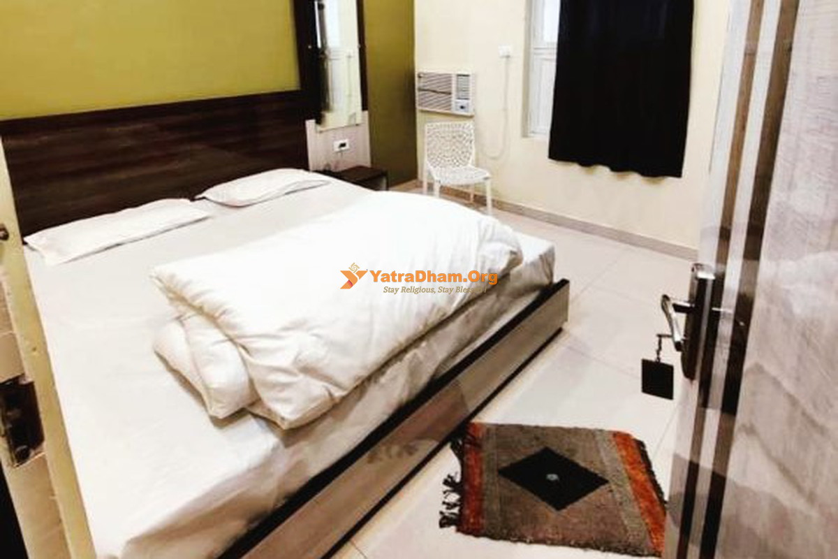 Shri Tailang Swamy P. Guest House Varanasi 2 Bed Room