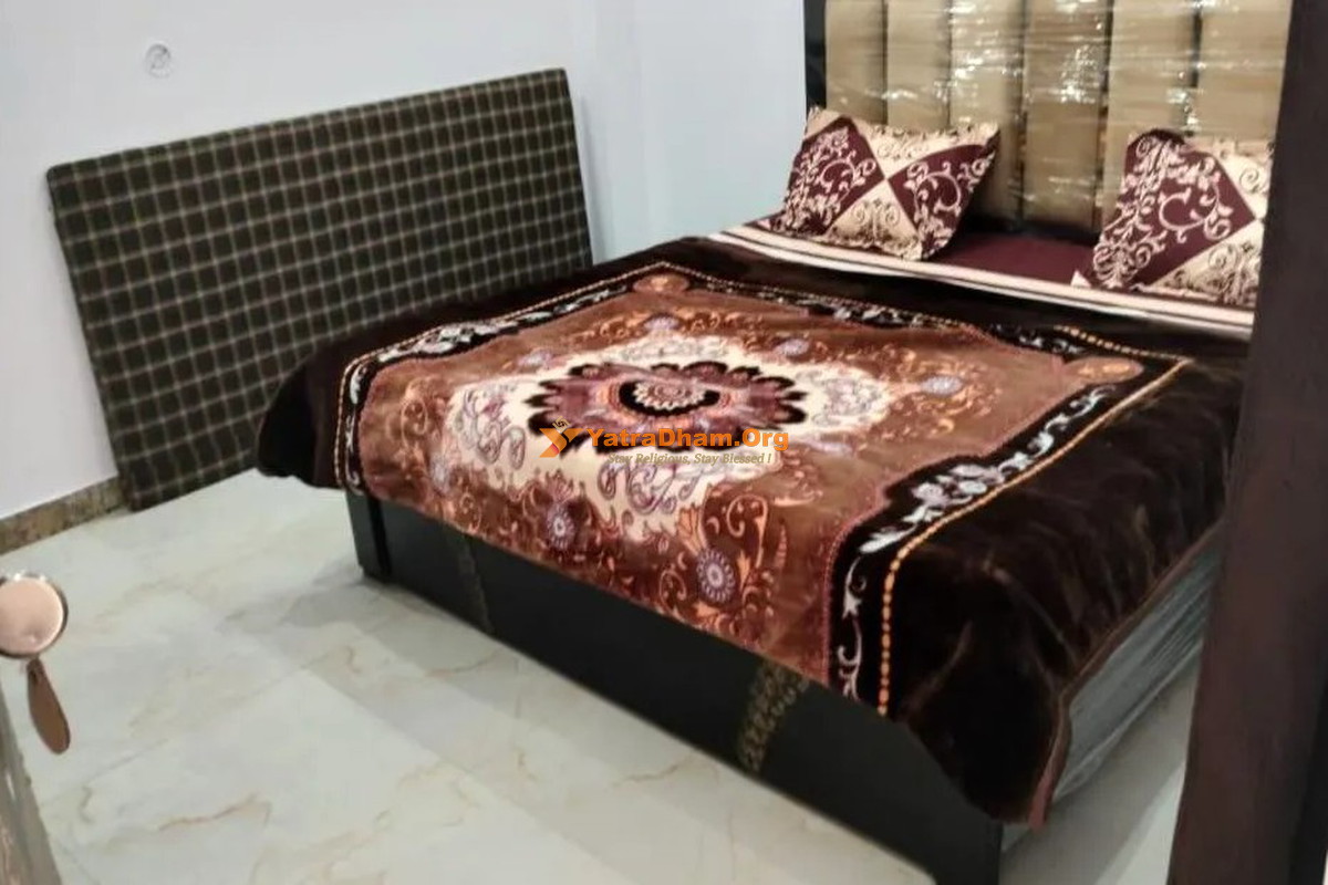 Saware Dham Vrindavan 2 Bed Room