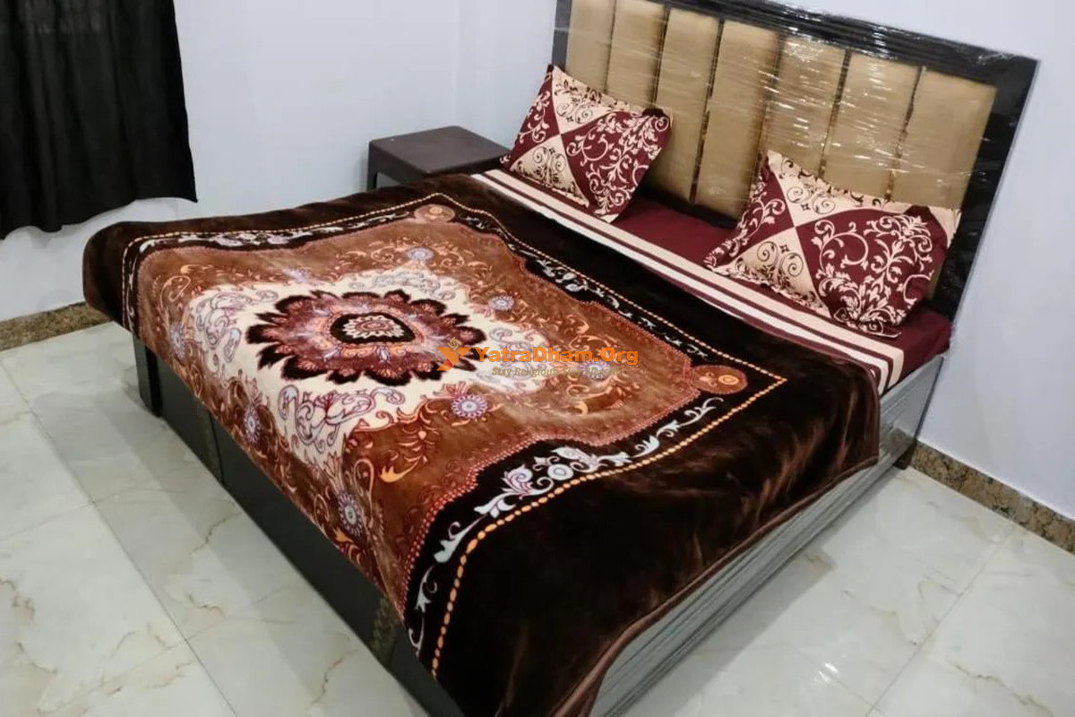 Saware Dham Vrindavan 2 Bed Room