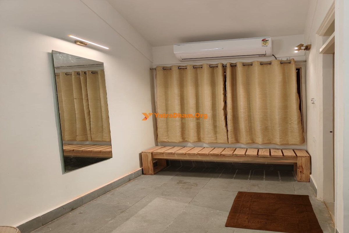  Pejwara Mutt - Varanas Room View 