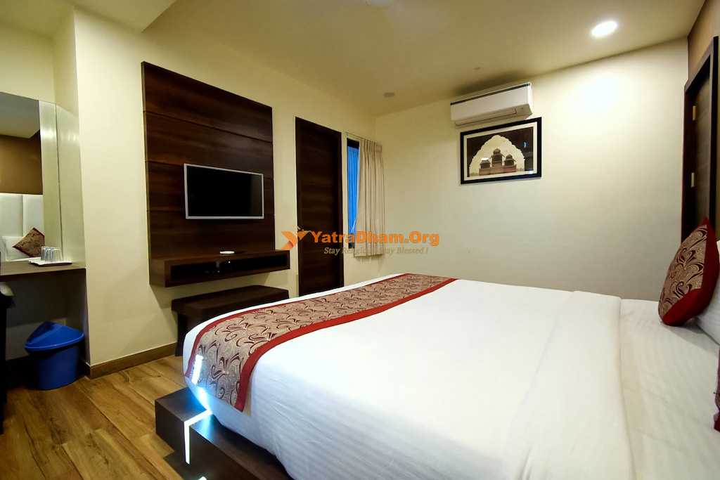 Hotel Pari Dwarka 2 Bed Room