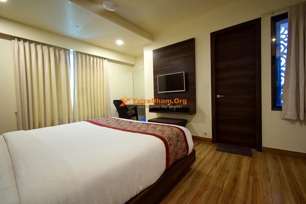 Hotel Pari Dwarka 2 Bed Room