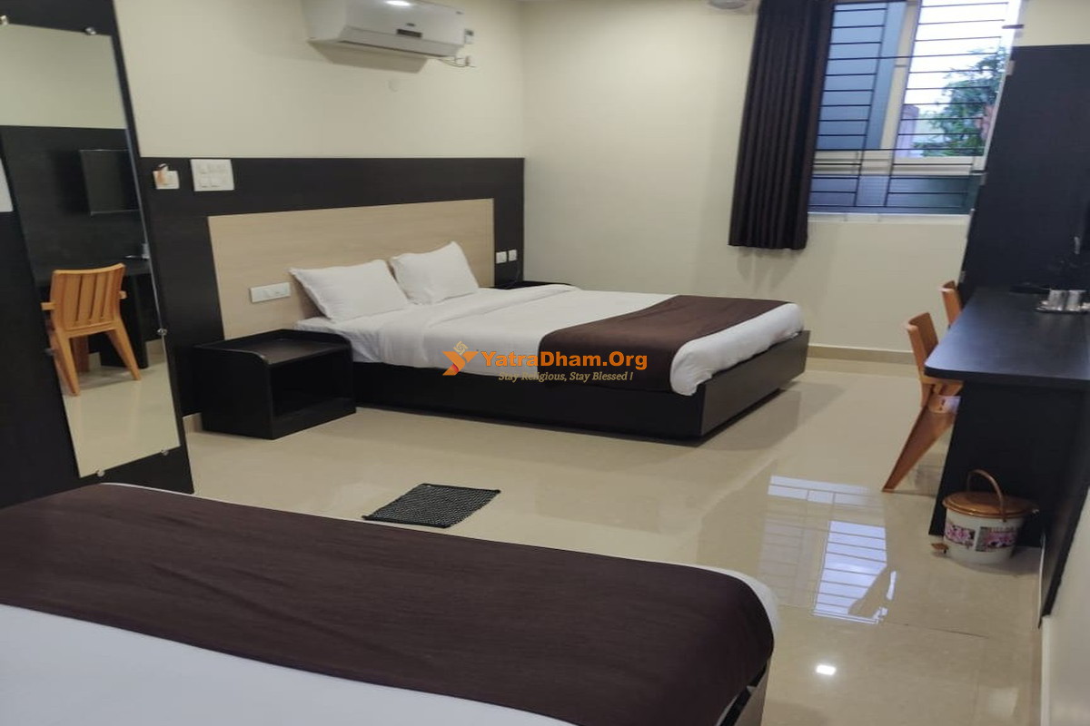 MBJ Inn Temple View - Kanchipuram 3 Bed Room View