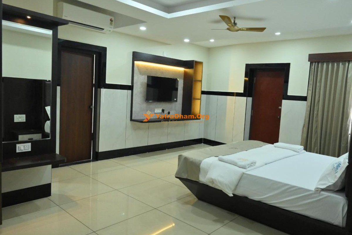 Kamath Yatri Nivas Plus Murudeshwar 2 Bed Room View