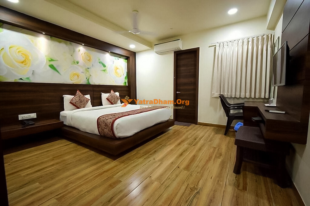 Hotel Pari Dwarka 2 Bed Room