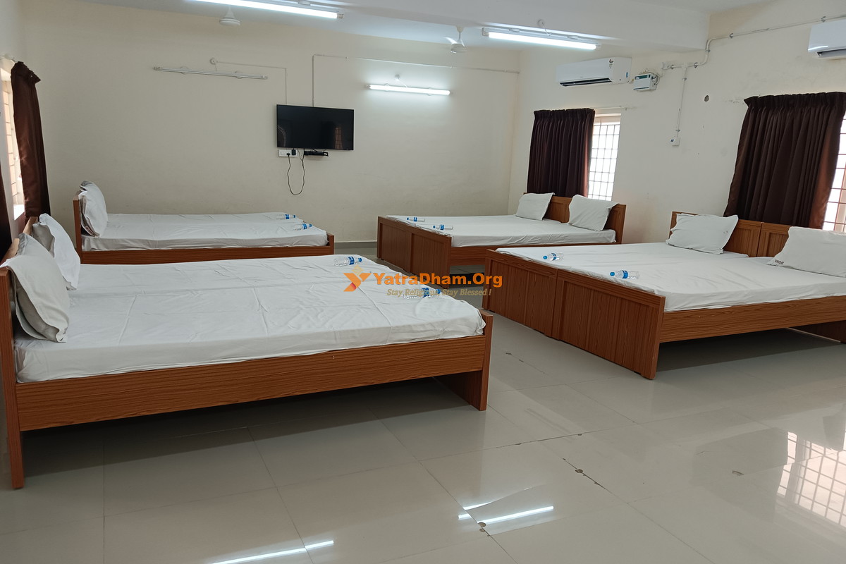Hotel Aalayam Rameshwaram 6 Bed Room