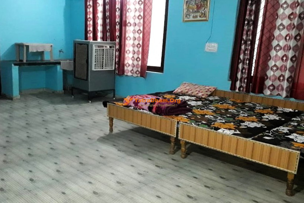 Gayatri Ashram Rishikesh 3 Bed Room View