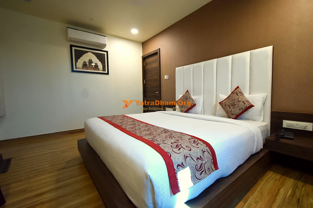 Hotel Pari Dwarka 2 Bed Room