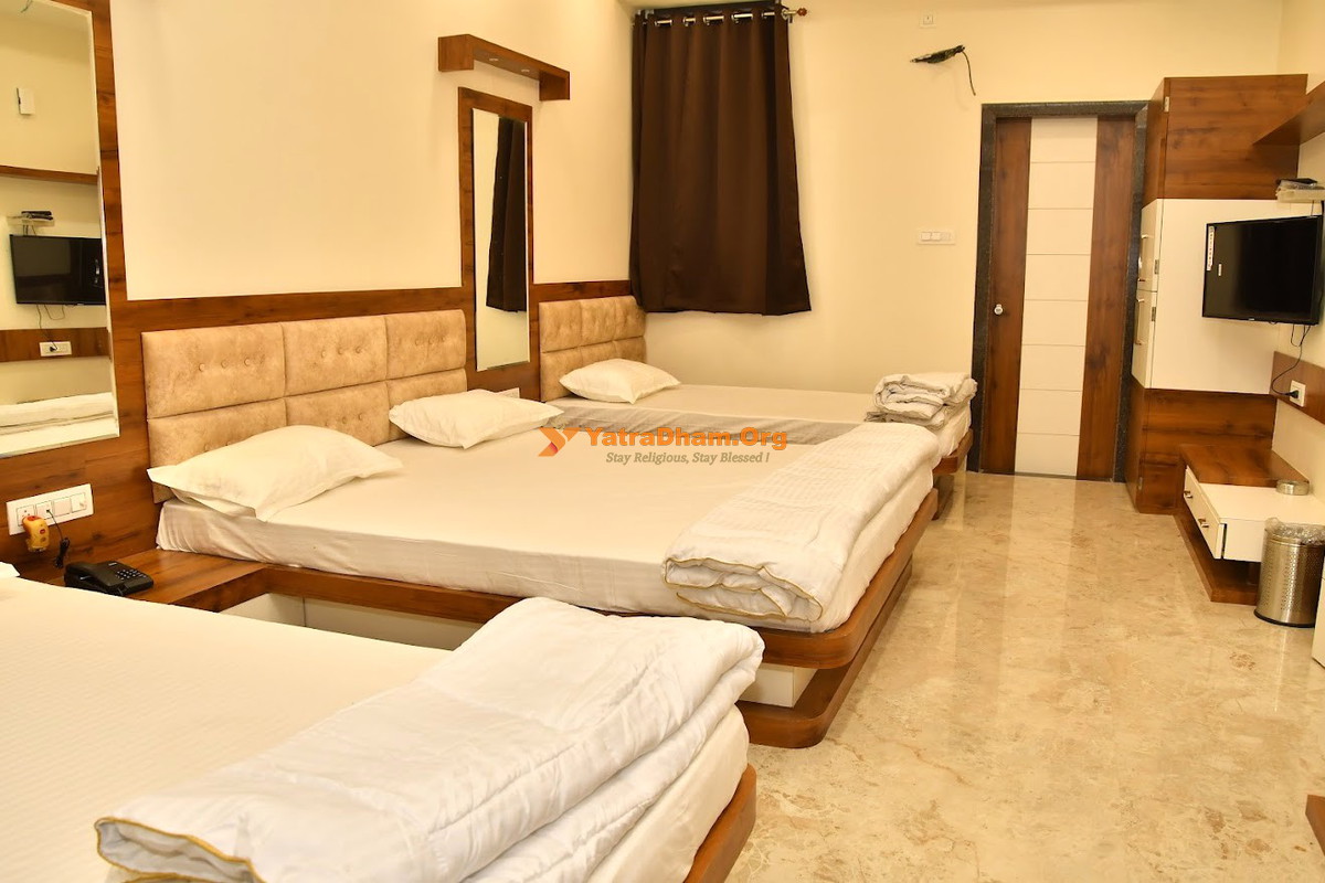 Omkareshwar Hotel Manyavar Palace 5 Bed Room View