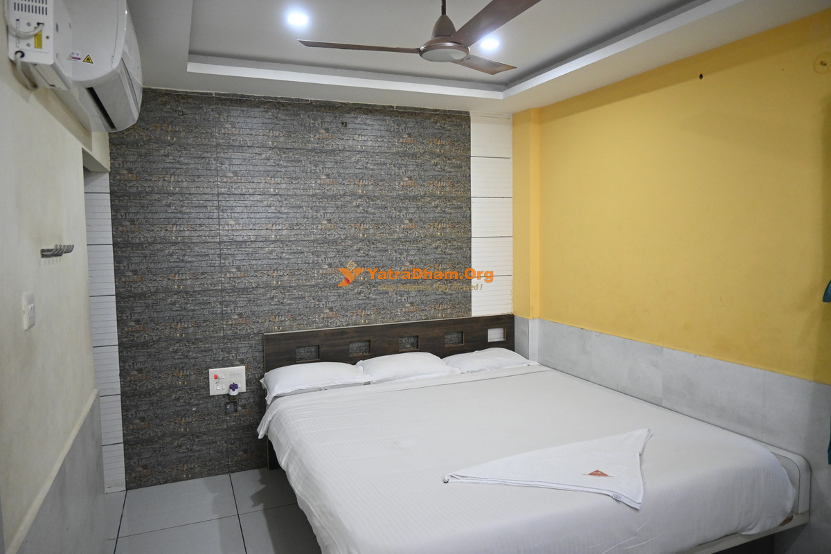 Panneer Residency Tiruvannamalai Room