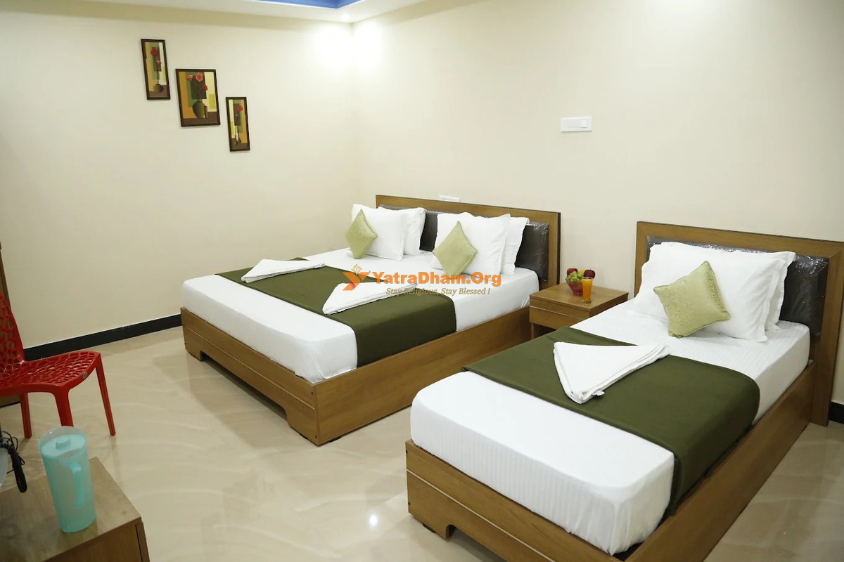 Hotel Amritham Inn Palani 3 Bed Room