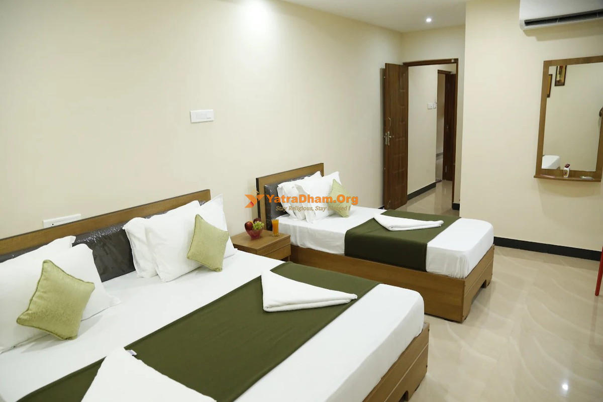Hotel Amritham Inn Palani 3 Bed Room