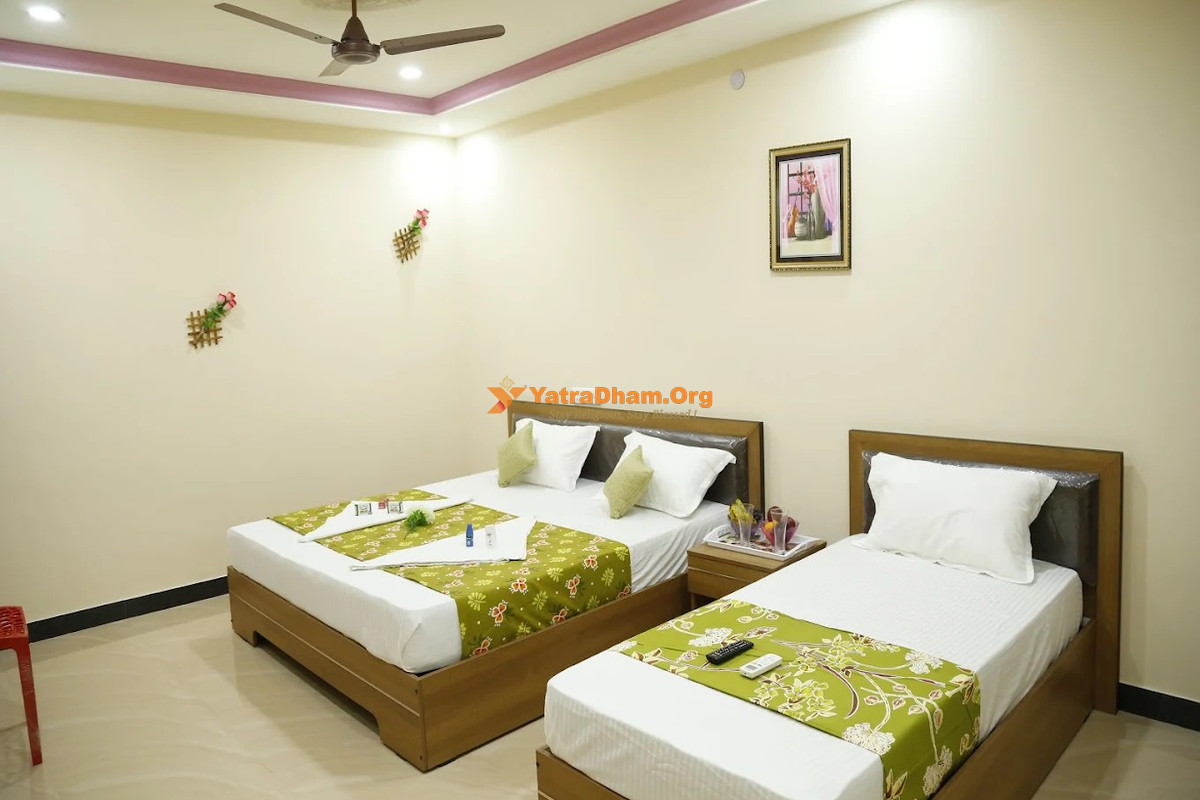 Hotel Amritham Inn Palani 3 Bed Room