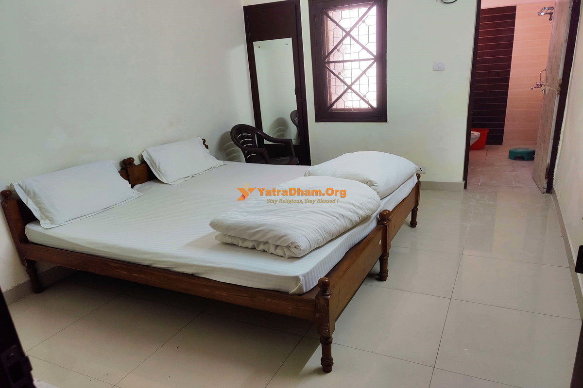 Delhi Adhyatm Sadhna Kendra Dharamshala 2 Bed AC Room