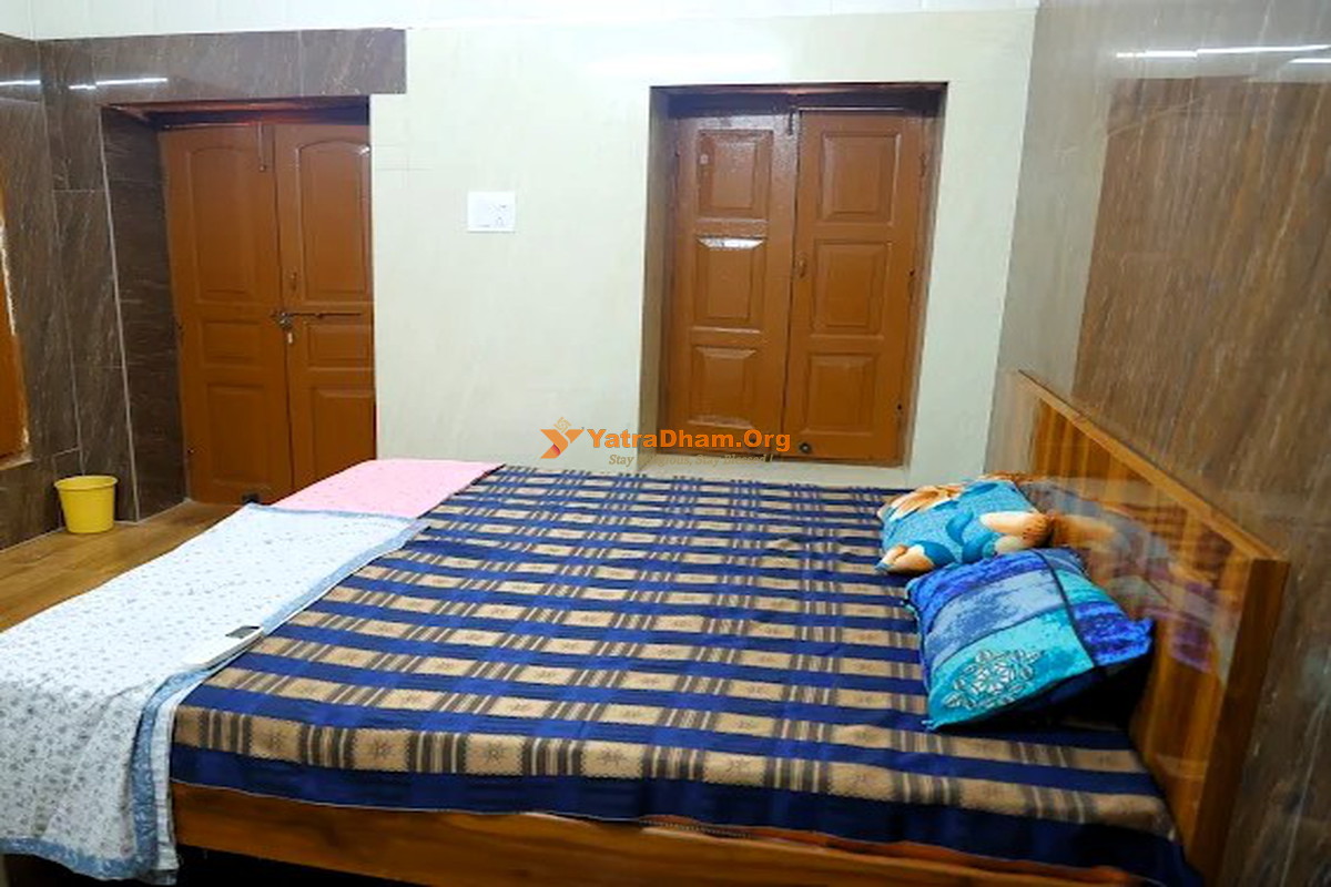 Yugal Vihar Yatri Niwas Vrindavan Room