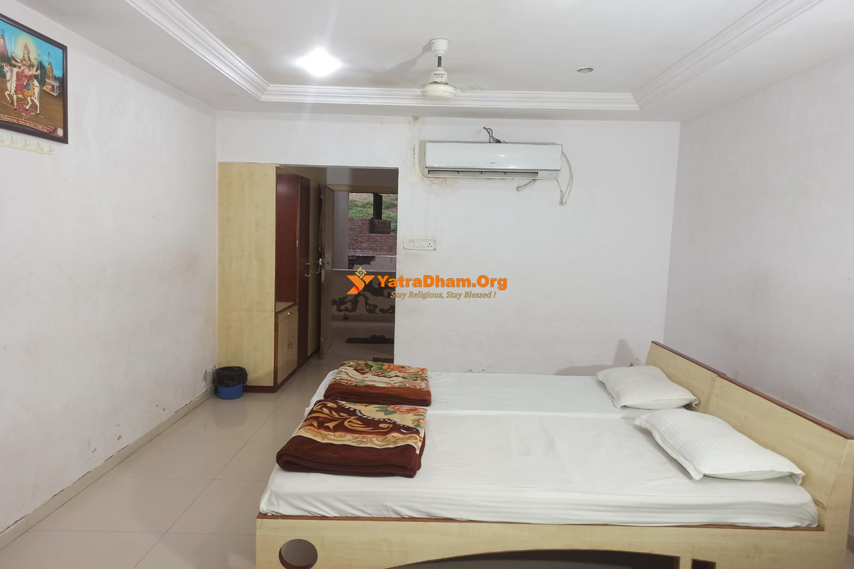 Ambaji Shri Umiya Mataji Pathikashram 2 Bed AC Room