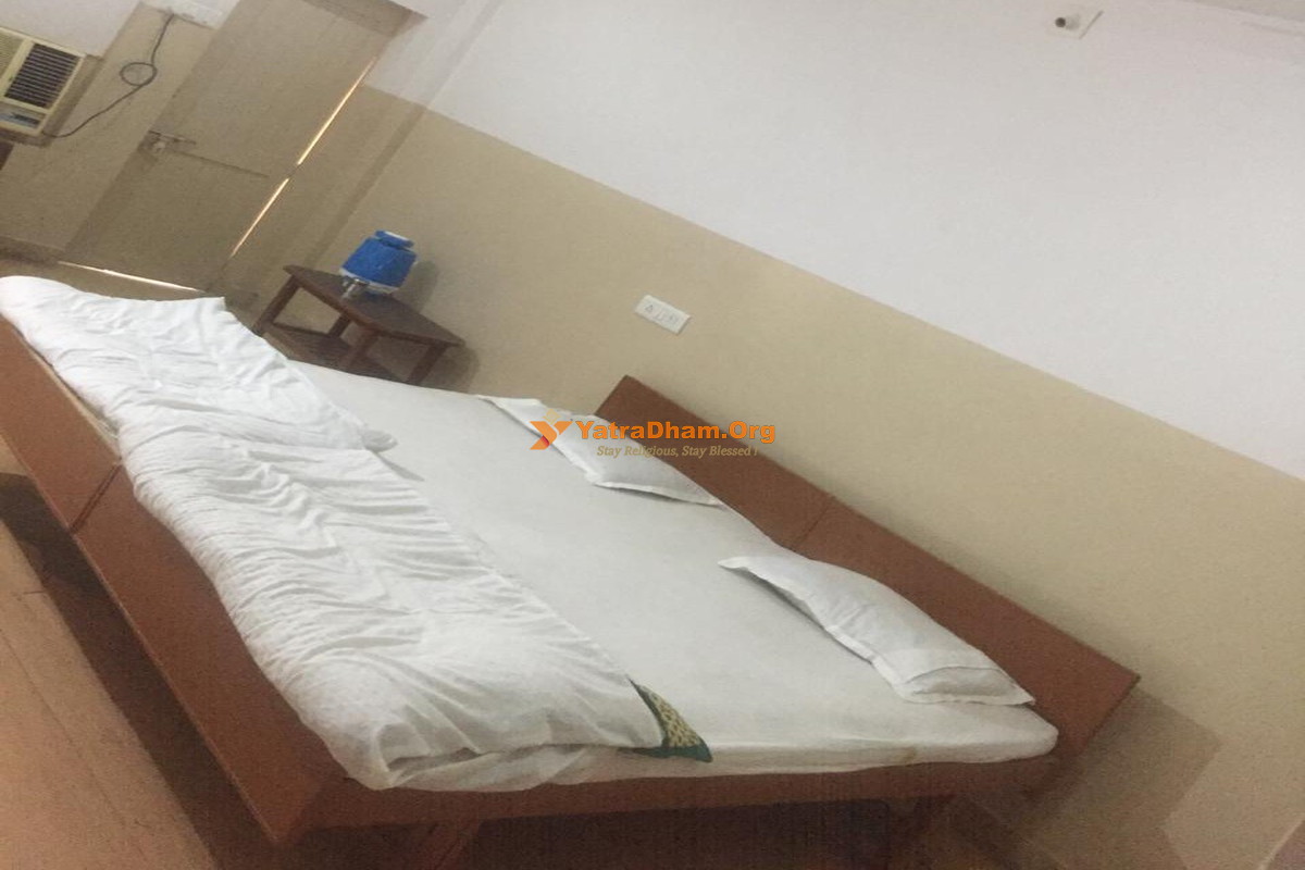 Brahmbhatt Pathikashram Dharamshala Ambaji 2 Bed Room